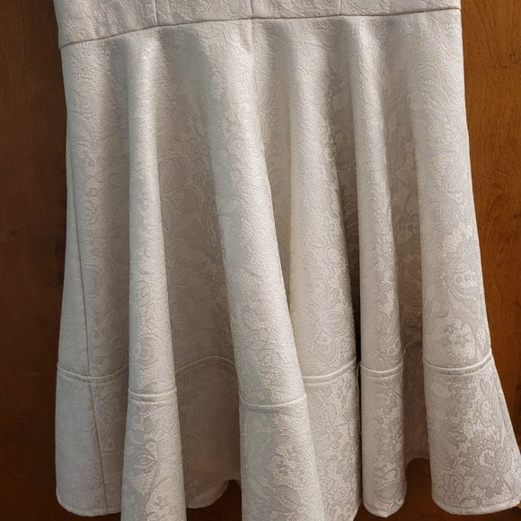 Off-white skater dress - Worn 2x - EU - Picture 4 of 6